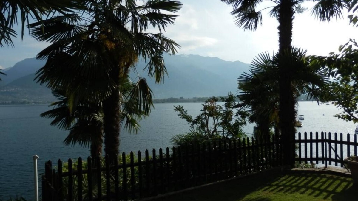 Vira Condo | Luxurious apartment with private beach on Lake Maggiore