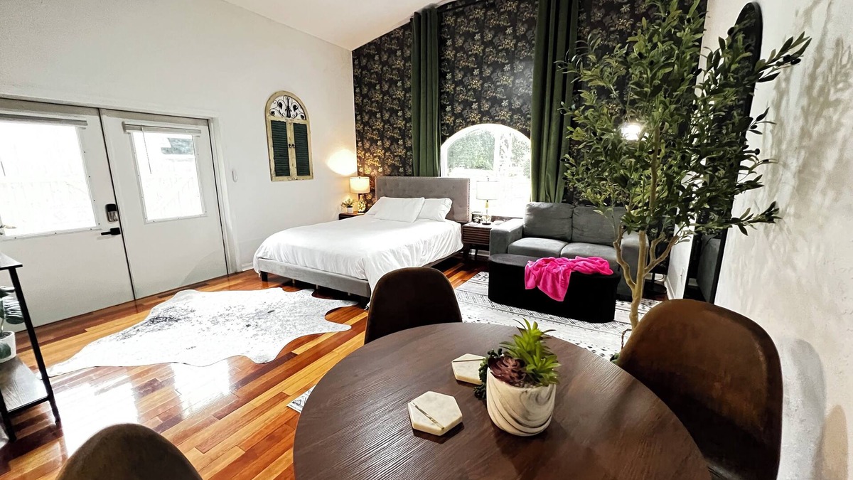 Conway Apartment | Luxurious Bath, Peaceful Stay: Private Guesthouse
