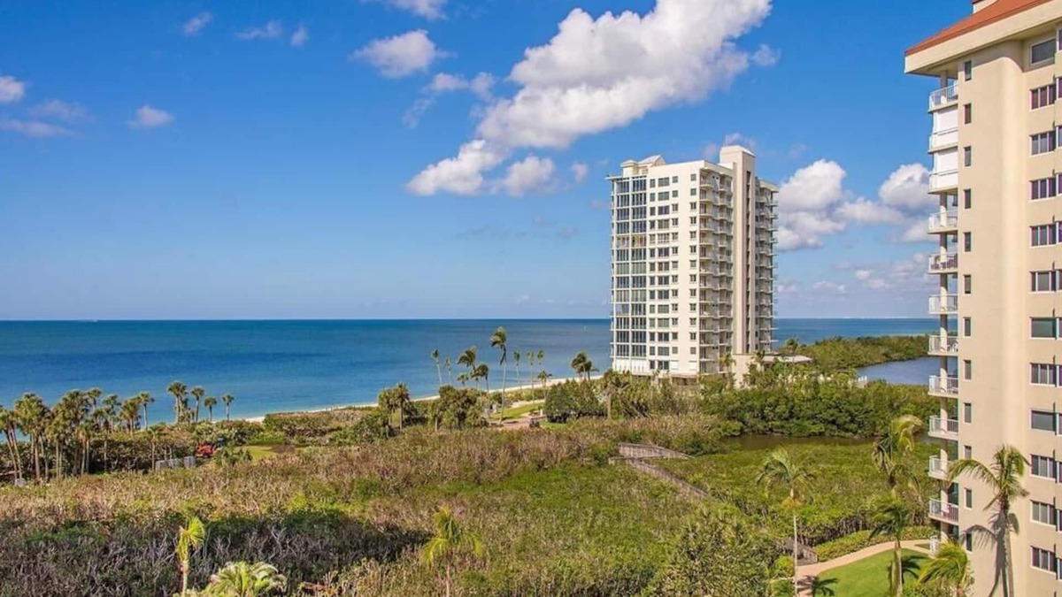 Park Shore Condo | Luxurious Beach Front Condo with Spectacular Views!