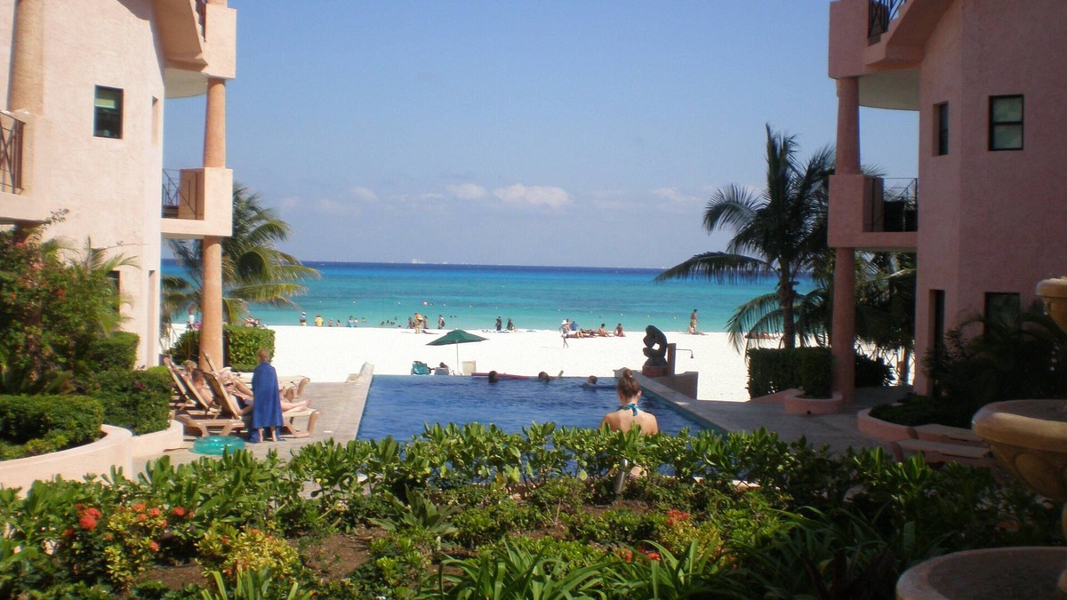 Centro Condo | Luxurious Beachfront Two Bedroom Condo in Town!