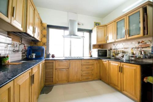 Khattalwada Apartment | Luxurious BnB next to Corporate hubs