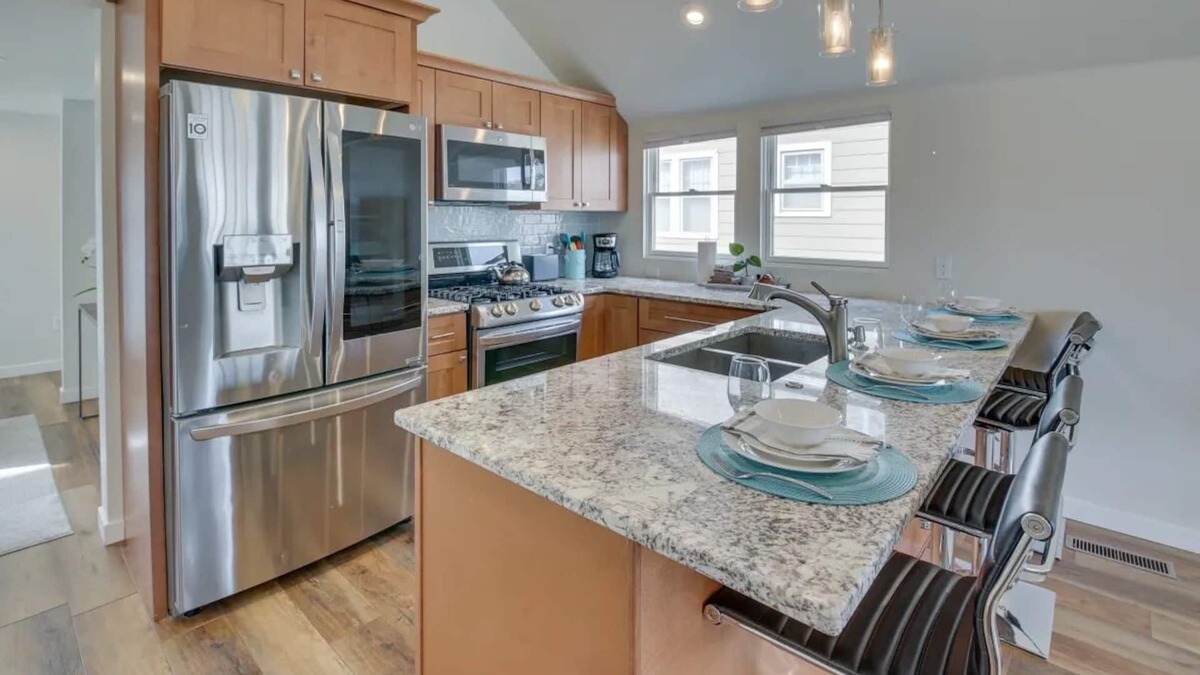Rapid City House | Luxurious Bungalow - Downtown Rapid City