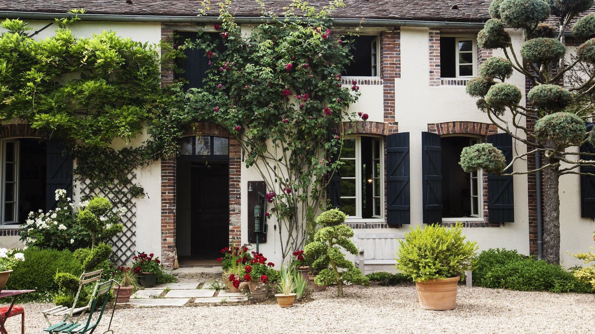 Precy-sur-Vrin House | Luxurious Burgundy farmhouse