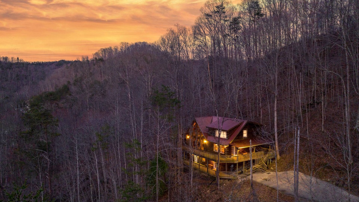 Stanton Cabin | Luxurious Cabin Across From The Red River Gorge, In The Natural Bridge Area