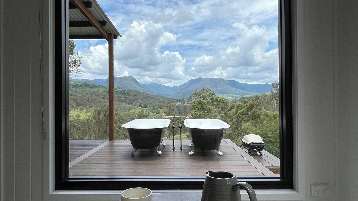 Darlington Cabin | Luxurious cabin designed to capture the breath-taking mountain views.