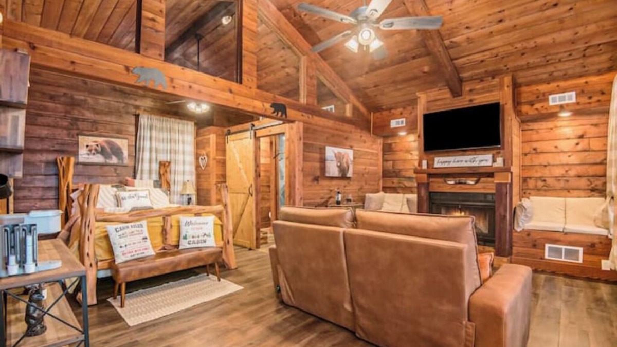 Granbury Cabin | Luxurious Cabin With Lake Viewnn