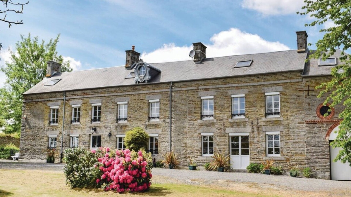 Vassy House | Luxurious Château Awarded Gold Medal In Little Switzerland
