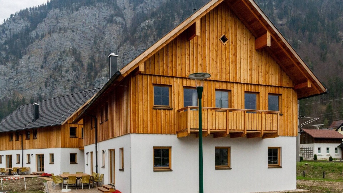 Obertraun Ski Chalet | Luxurious Chalet in Obertraun with Pool