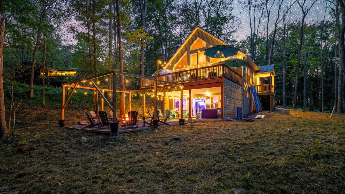 Gouldsboro Ski Chalet | Luxurious Chalet w/Hot Tub~Game &Movie Room~Lake/Pool Access