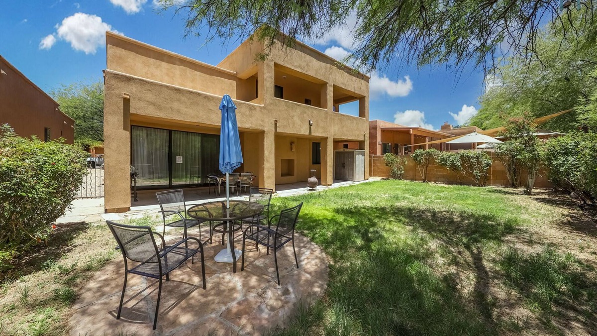 Tucson House | Luxurious, Clean&Comfy|King Bed|Garage|AC|PetsOk