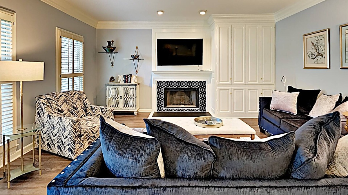 Little Rock House | Luxurious Comfortable Upscale Centrally located Charmer