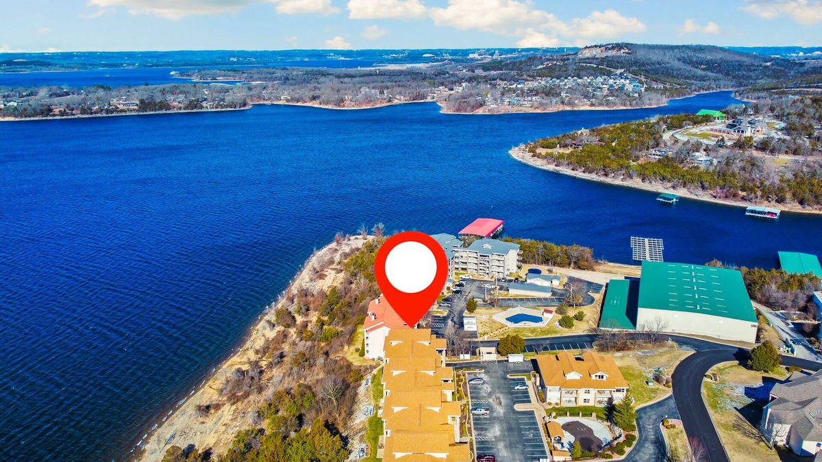 Hollister Condo | Luxurious Condo with unobstructed access to Table Rock Lake