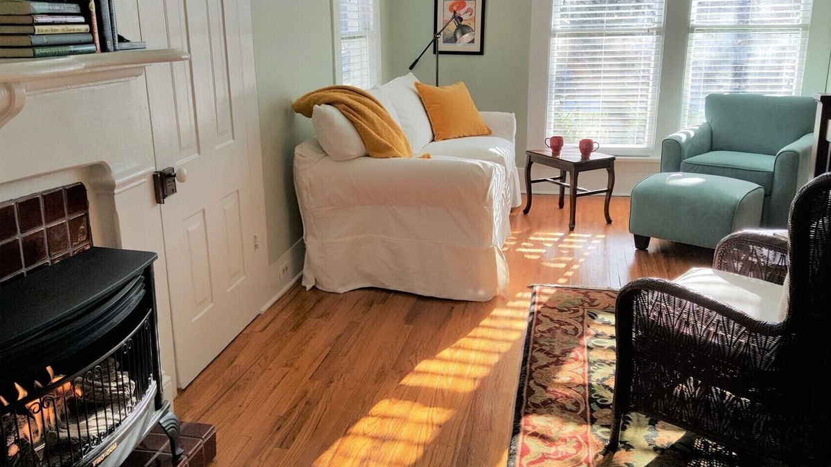 Downtown Little Rock Cabin | Luxurious Cottage that Accommodates Up to Six