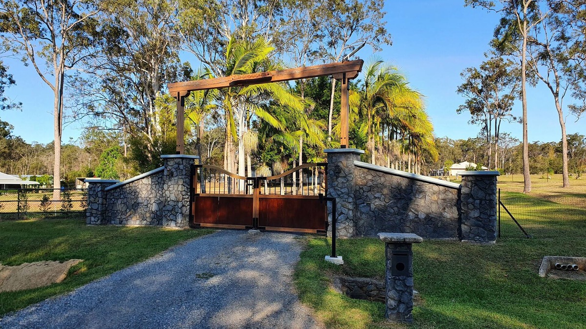 Chambers Flat Apartment | Luxurious Countryside Retreat - Visit our acreage property!😊