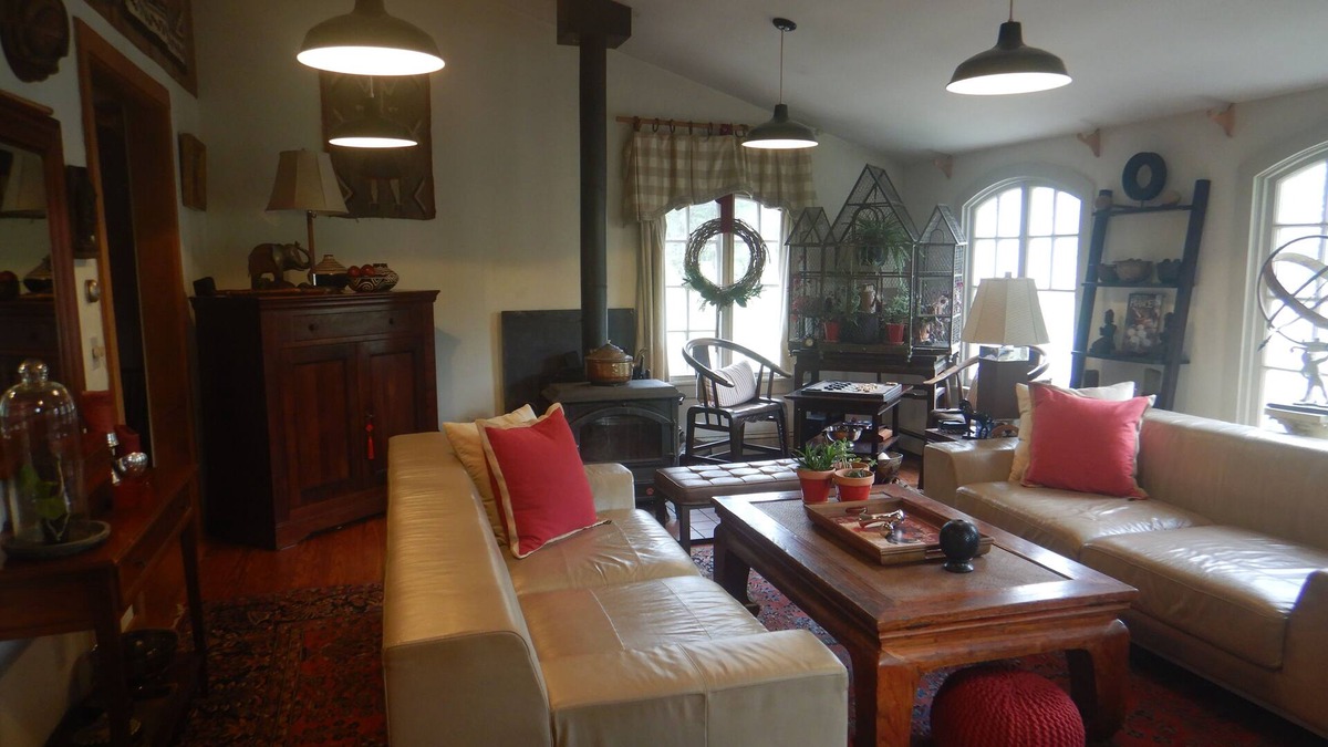Old Lyme House | Luxurious country get away at Flat Rock Farm with alpaca as your neighbors