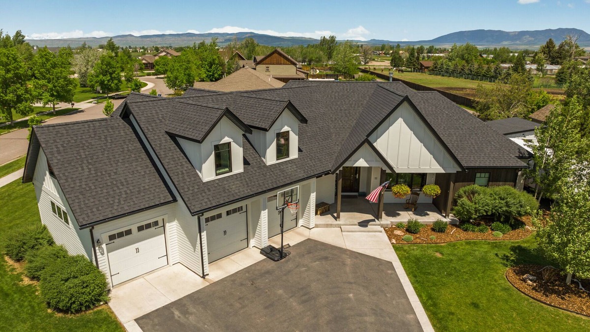 Bozeman House | Luxurious Custom Home with Mountain Views