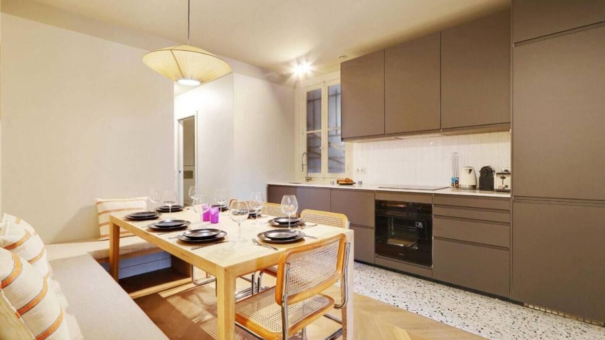 18th Arrondissement Apartment | Luxurious designer apartment near Montmartre