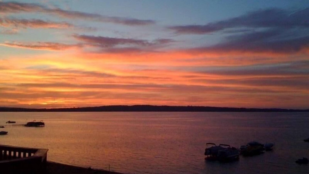 Traverse City Condo | Luxurious Direct Beachfront Condo #327-Close to Downtown.
