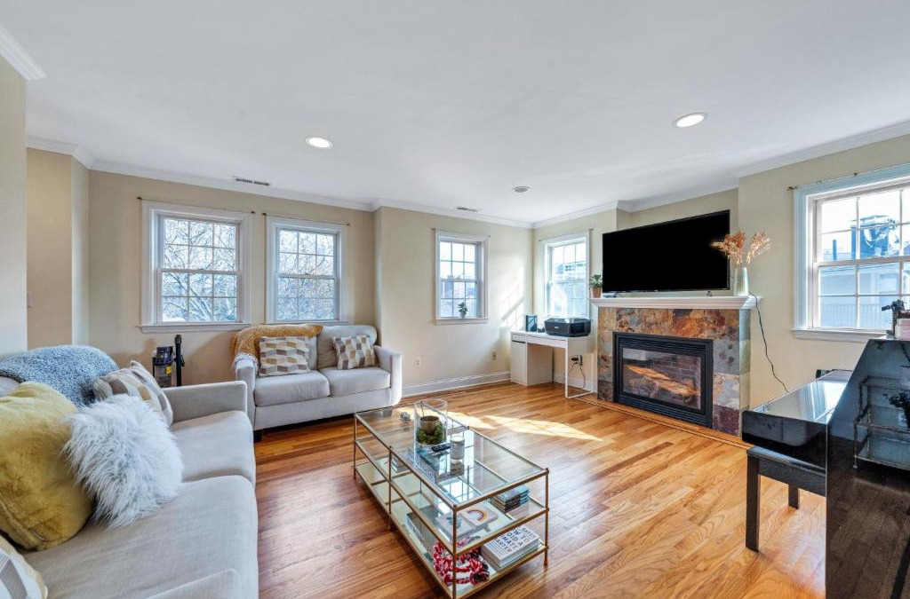 Stamford Villa | Luxurious Downtown Haven - Stillwater, Stamford, CT