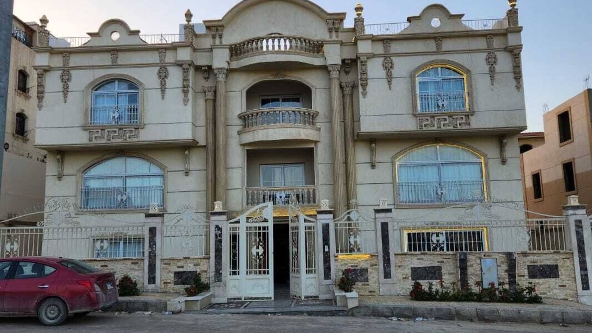 Sheikh Zayed City Villa | Luxurious 13-bedroom villa in phenomenal location in El Sheikh Zayed City.