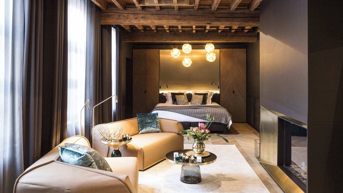 Sint-Andries Apartment | Luxurious Elegant Timeless Suite