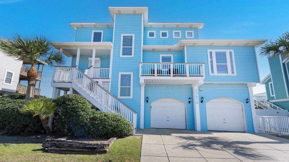 Miramar House | Luxurious, expansive 3 story beachfront house with private access!
