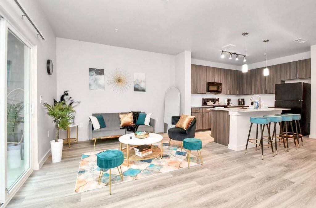George Bush Park/Eldridge Apartment | Luxurious Experience