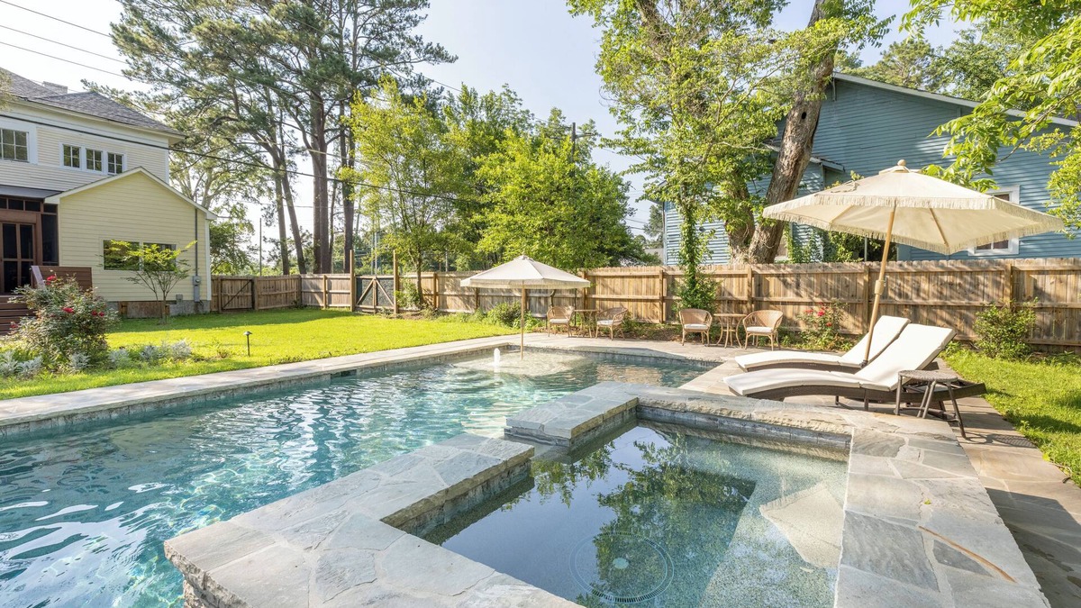 Montezuma House | Luxurious Family Escape with Small Town Charm