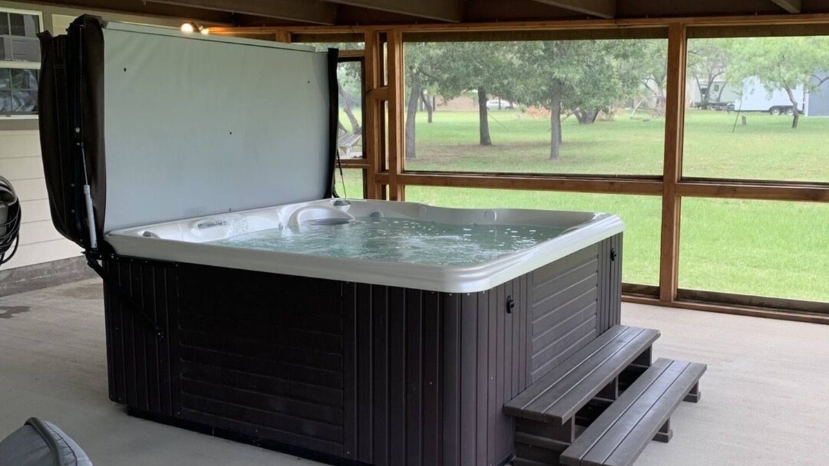 StarCrest Estates House | Luxurious, fishing, riding boat and fun at Richland Chambers at Lake front home