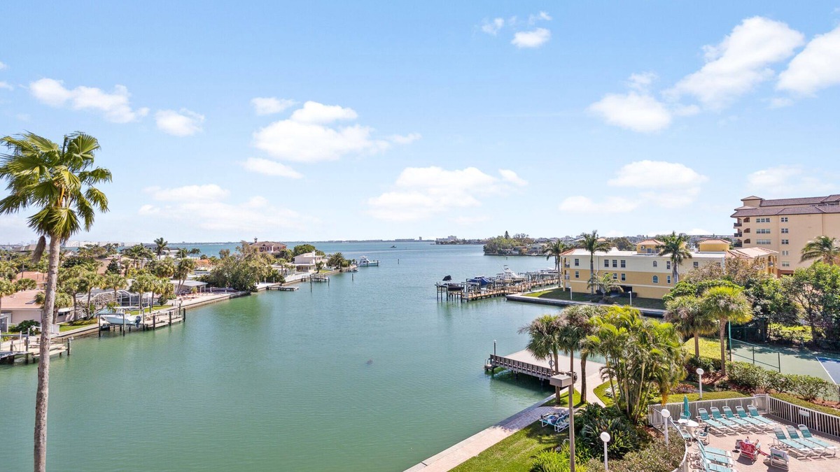 St. Pete Beach Condo | Luxurious, Fully Equipped, 5th Floor Condo with Breathtaking Views of Gulf/Bay