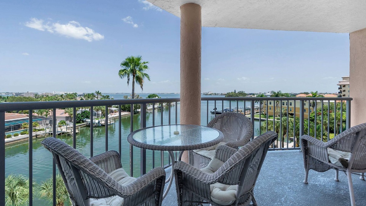 St. Pete Beach Condo | Luxurious, fully-equipped 5th floor condo with breathtaking Gulf & Bay views