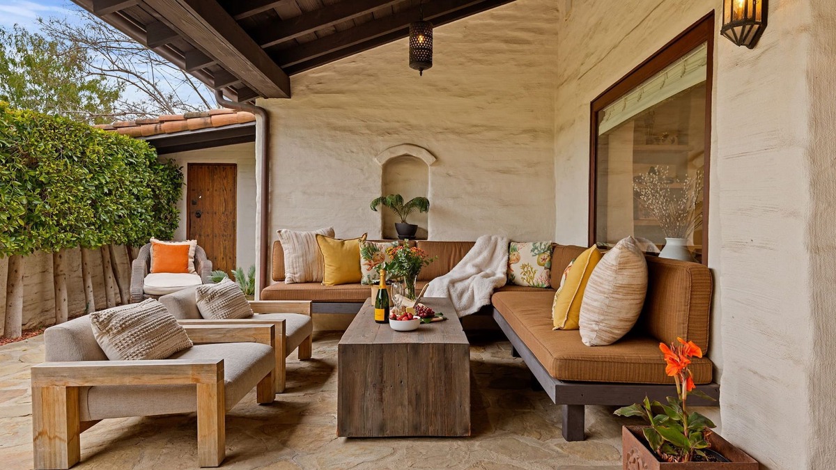 Laguna House | Luxurious Garden Casita in Downtown SB