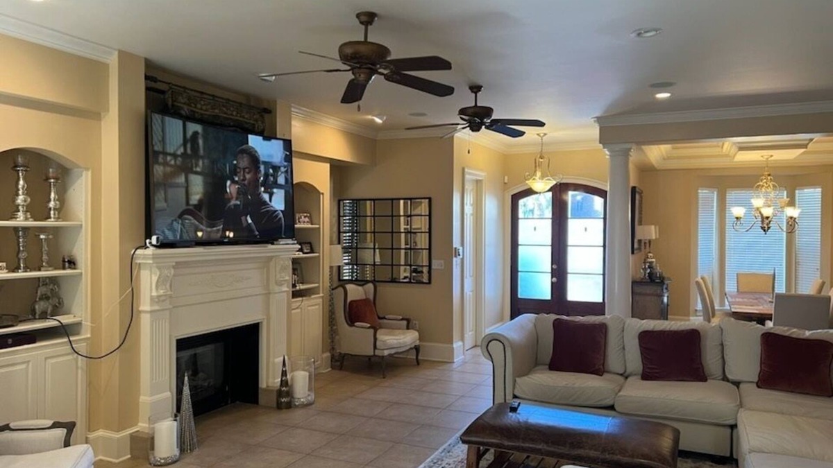 Harvey House | Luxurious Gated Retreat Minutes from Downtown