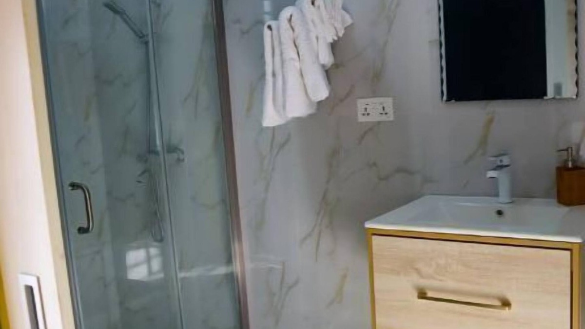 Osu Klottey Apartment | Luxurious Unit In Martha's Place Ghana: #7