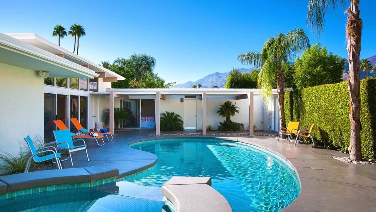 Indian Canyon House | Luxurious Golf Retreat with Pool Table, Bar, and Private Pool!