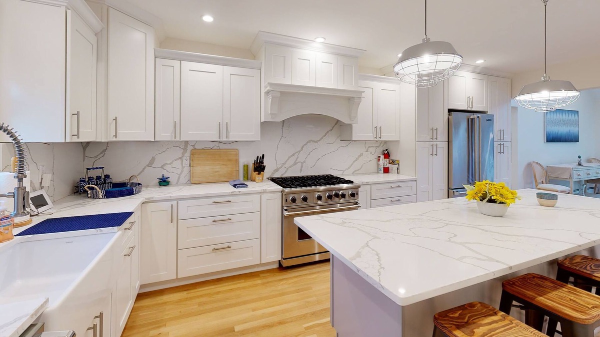 Quogue House | ⭐️Luxurious Hamptons Home Near Beach Heated Pool Wineries Golf Westhampton Beach