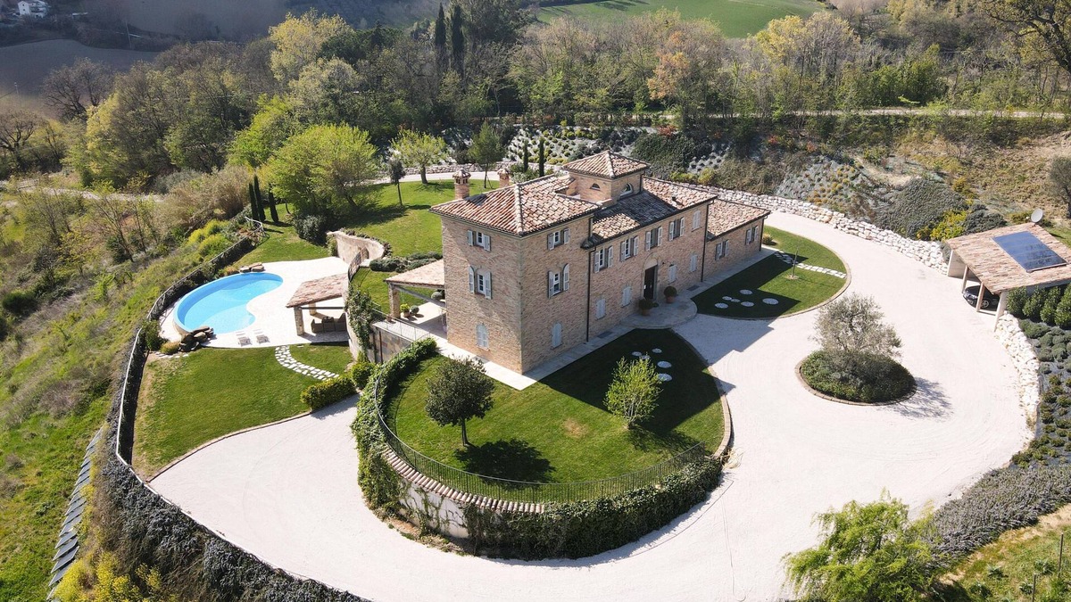 Castel Colonna House | Luxurious holiday home | 5 rooms The brands | Italy | Quiet location