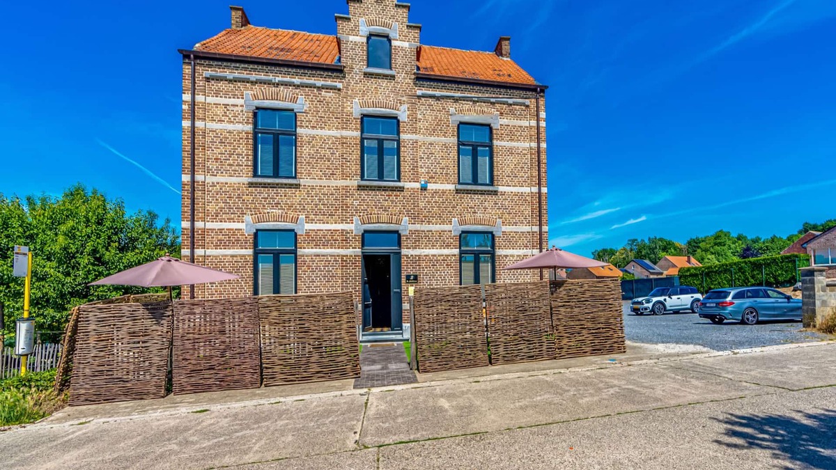 Heers House | Luxurious holiday home in Heers with terrace