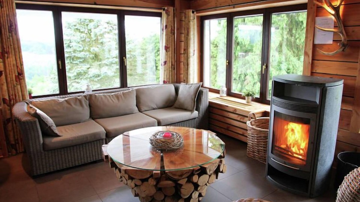 Stoumont House | Luxurious Holiday Home in Stoumont with Pool & Bar