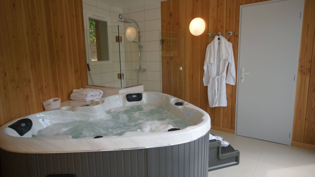 Delain House | Luxurious Holiday Home in Delain with bubble bath