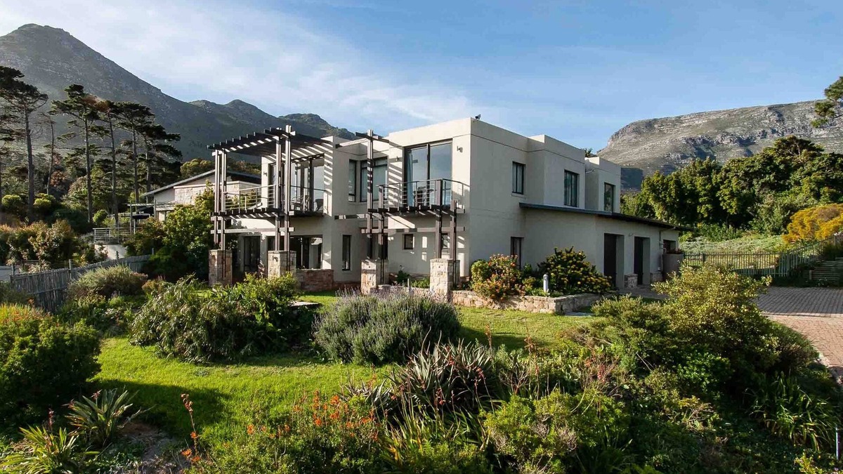 Noordhoek House | Luxurious holiday house with stunning sea views at the foot of Chapman's Peak