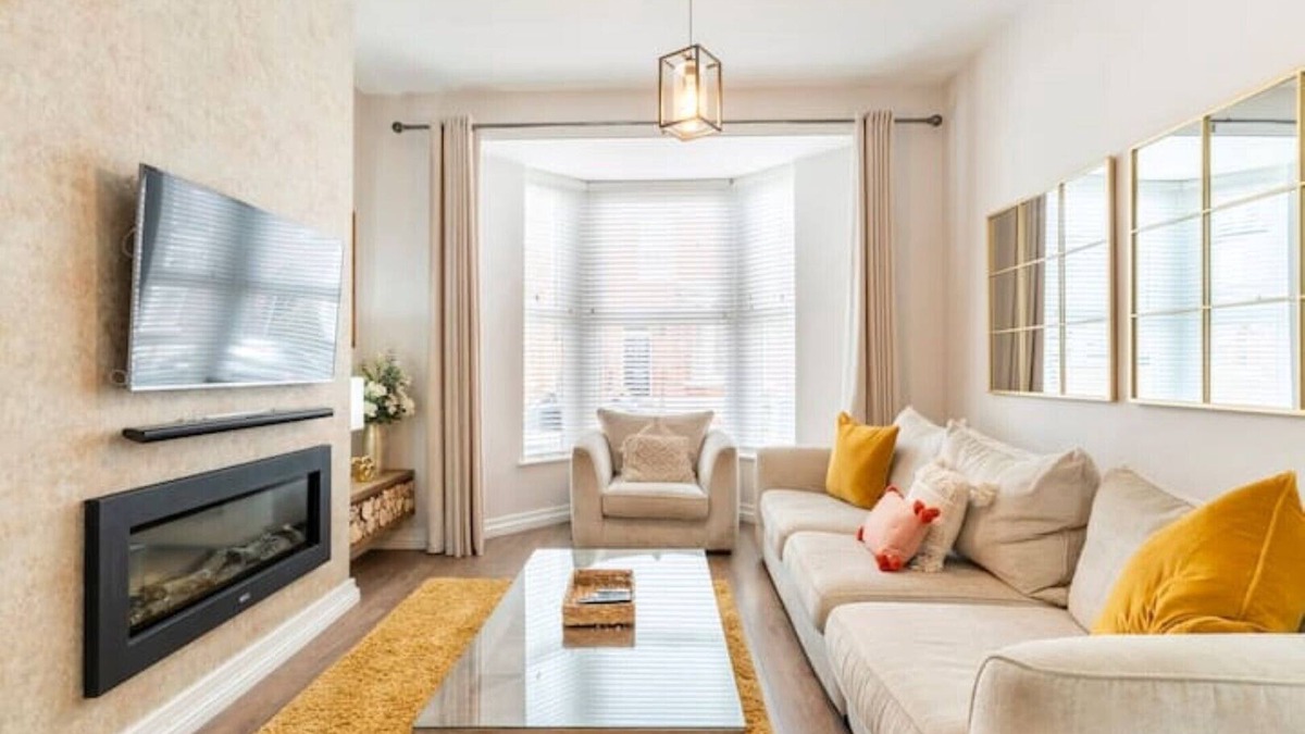 Anfield House | Luxurious Home 60 seconds to Liverpool FC Stadium
