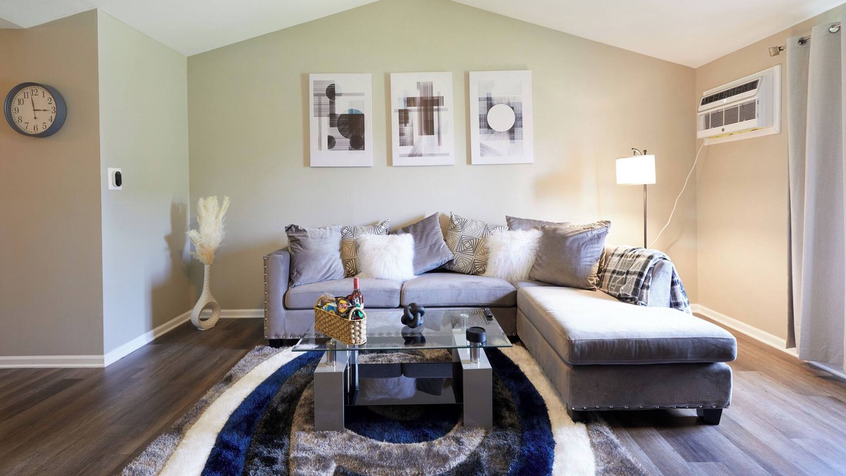 Fox Valley Apartment | Luxurious Home away from home