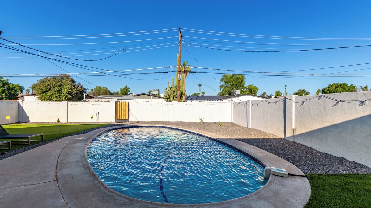 Tempe House | Luxurious Home away from home