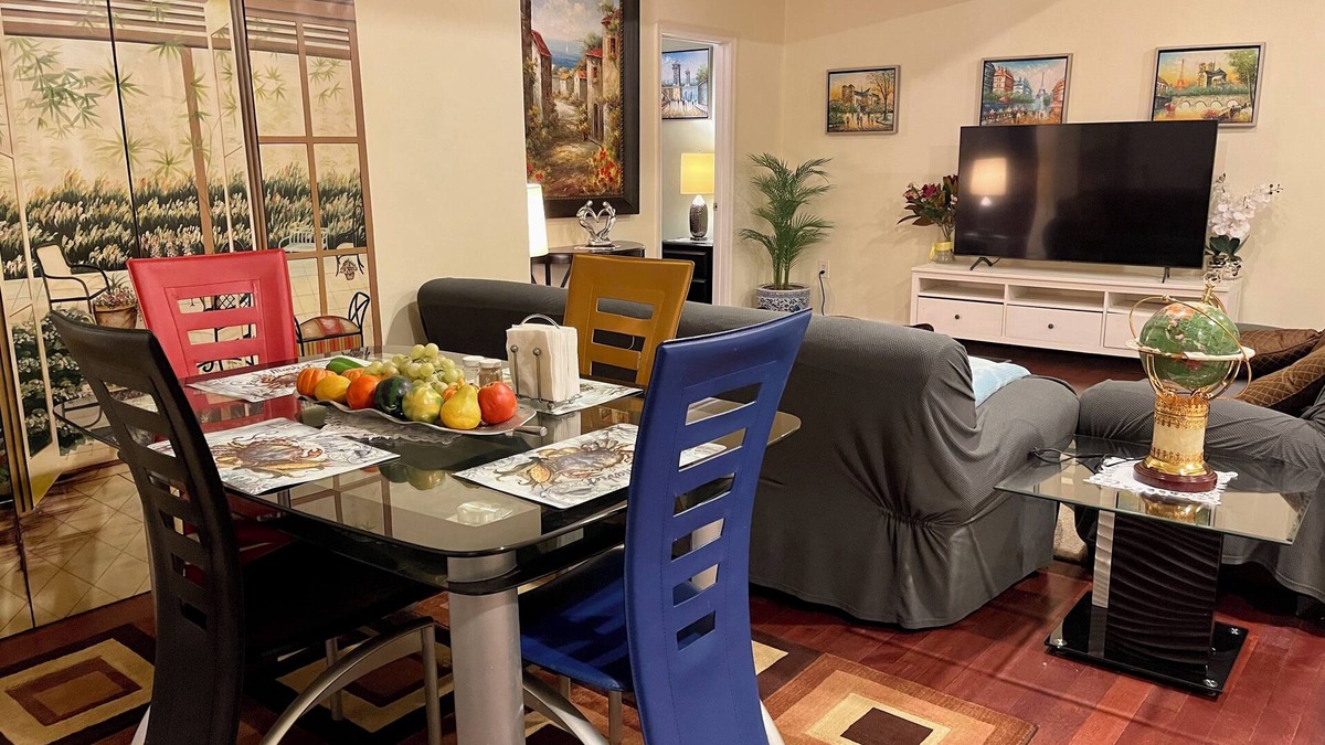 Neabsco Apartment | Luxurious Home Away From Home