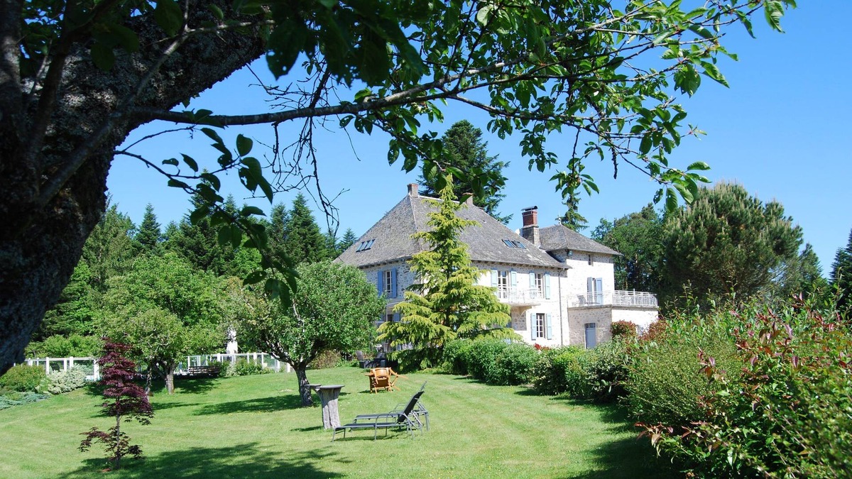 Boisset House | Luxurious Home in a peaceful country, south of Auvergne for families and friends