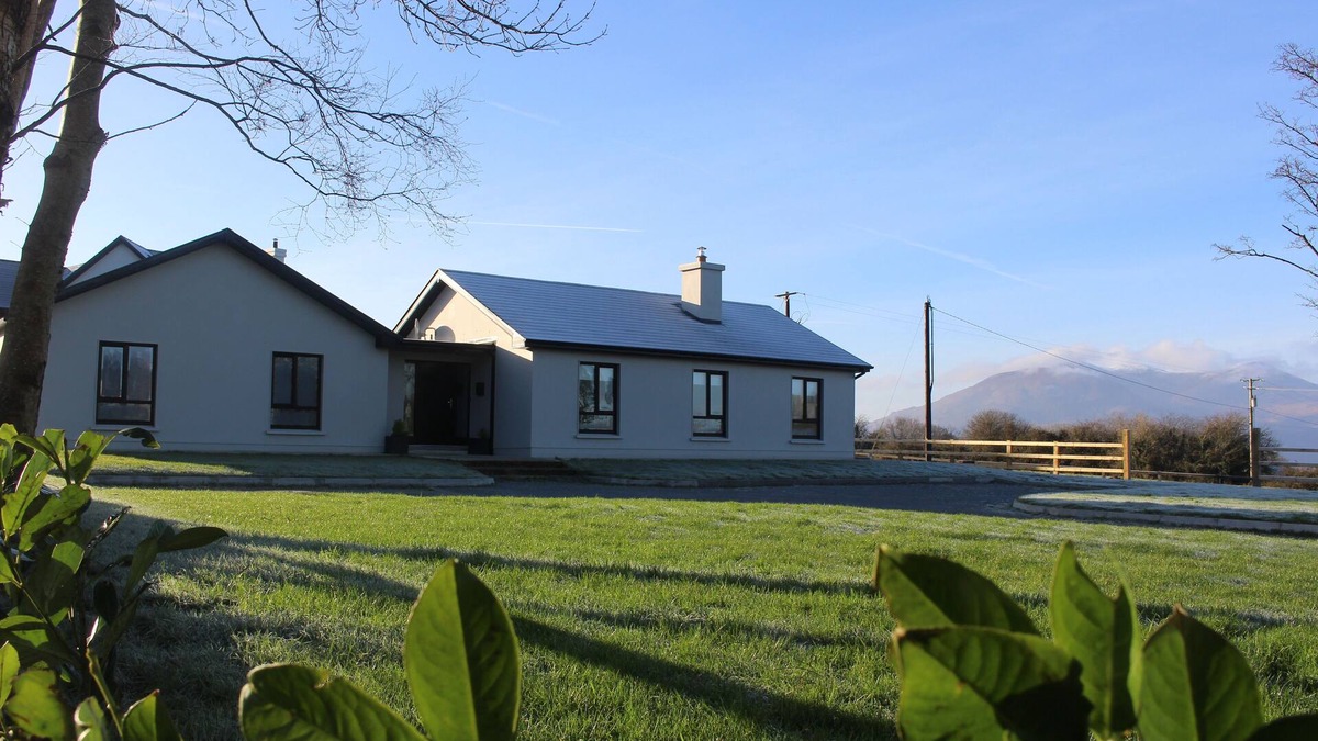 Killarney House | Luxurious house close to Killarney Town Centre & National Park