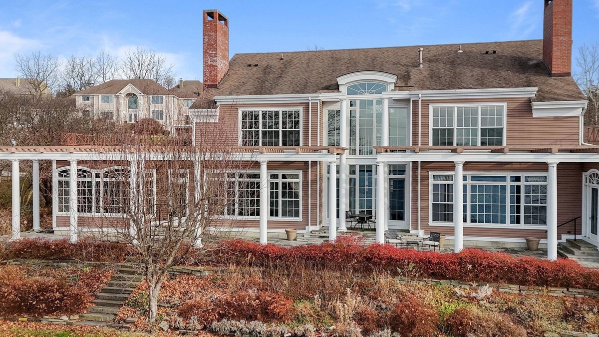 Ithaca House | Luxurious house near Cornell campus with lake views and incredible sunsets.