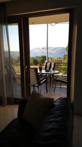 Porto Rafti Apartment | Luxurious House Near the Sea