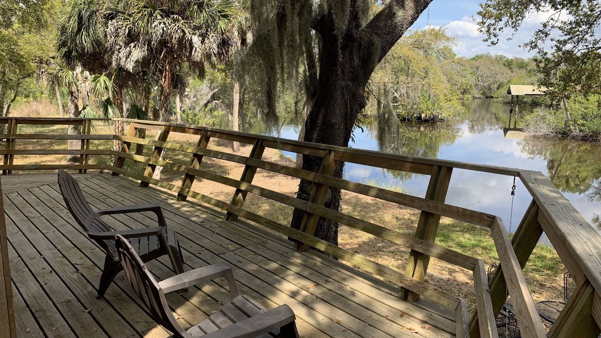 Braden River House | Luxurious house on secluded 3.8 acres, oak trees on Manatee River, large decks